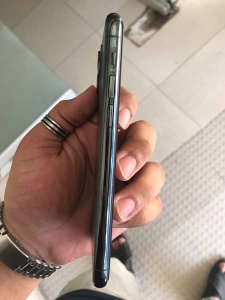 iphone 11 pro 256GB PTA Approved 4