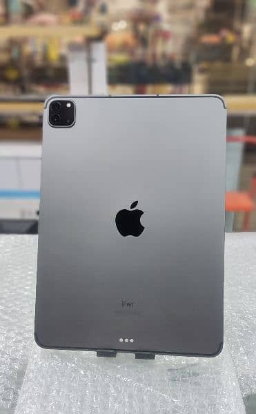 Apple iPad Pro 11  2021 3rd Gen M1 Chip Retina Display 256gb 4G Lte 1