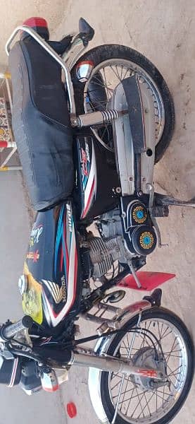 Honda 125cc hy condition 10/7 hy behtreen chlaie hy chiniot number hy 1