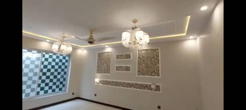 10 Marla Brand New House For Sale in Chambelli Block Bahria Town Lahore 8