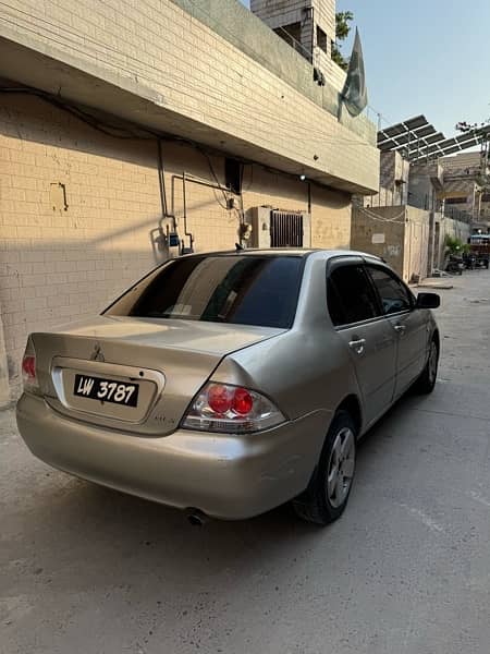 Mitsubishi Lancer 2005 4