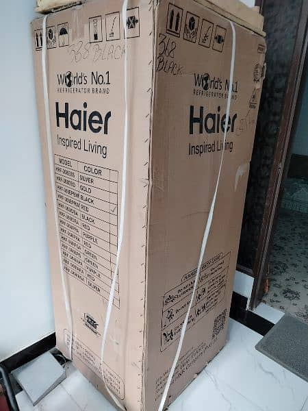 Haier Refrigerator HRF-368EPBRW Black 1
