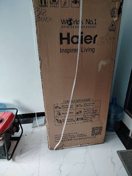 Haier Refrigerator HRF-368EPBRW Black 5