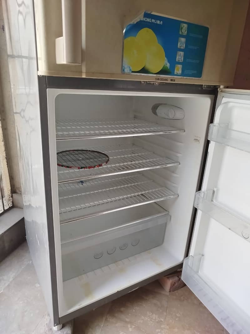 2 door fridge for sell 3