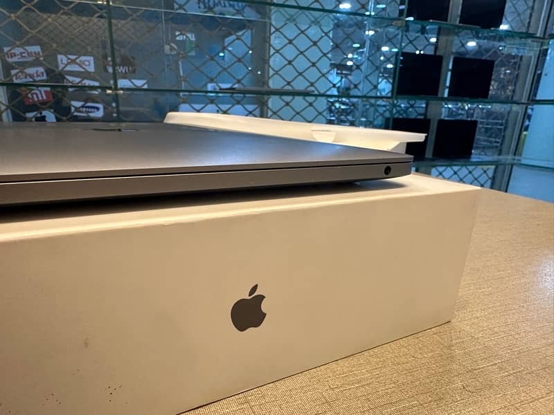 Macbook Pro M1 2020 16/500 5