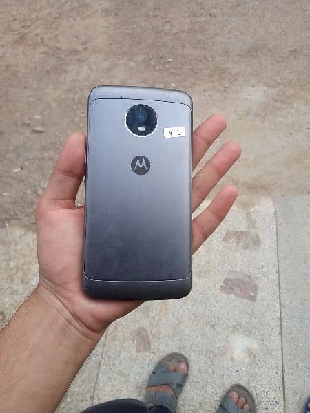 moto E4 plus 1