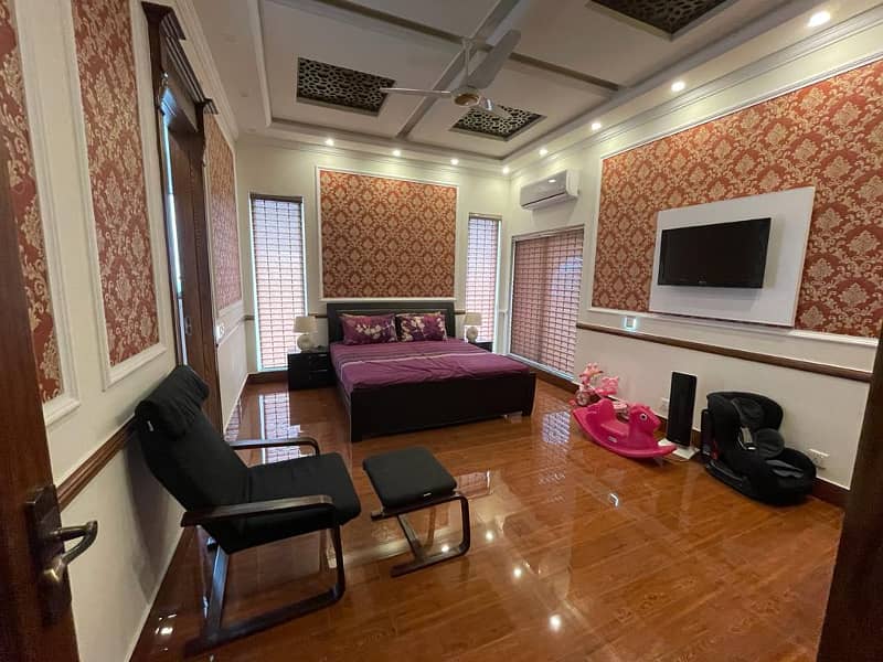 Spanish 1 Kanal Upper Portion Available For Rent in DHA Phase 7 3