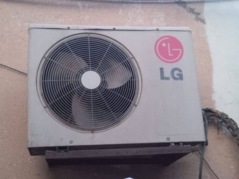 LG 1.5 Ton AC no inverter 5
