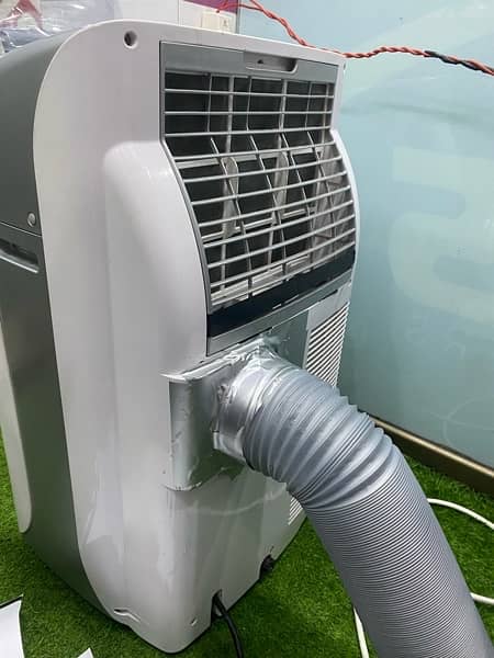 EuropAce's 12,000 BTU Portable Aircon. This portable air conditioner 7