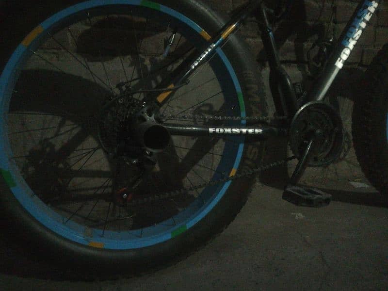 fat tyre; disk brakes; 7 back gaers 2