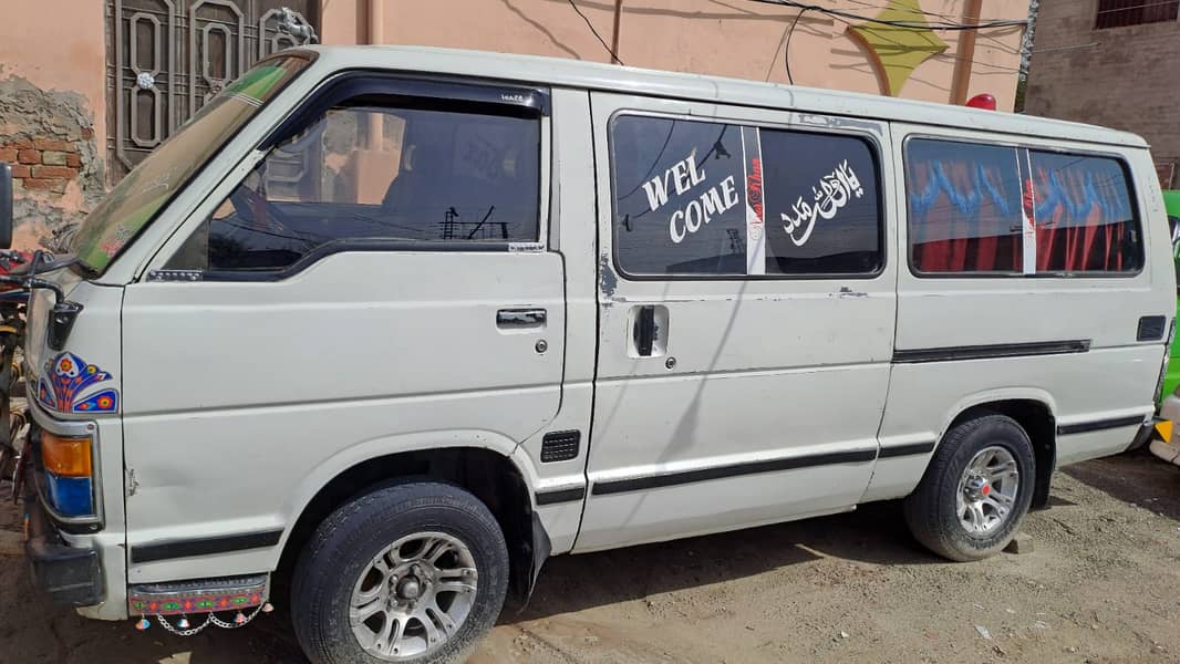 Toyota Hiace Model 1989 . . Excellent Condition 2