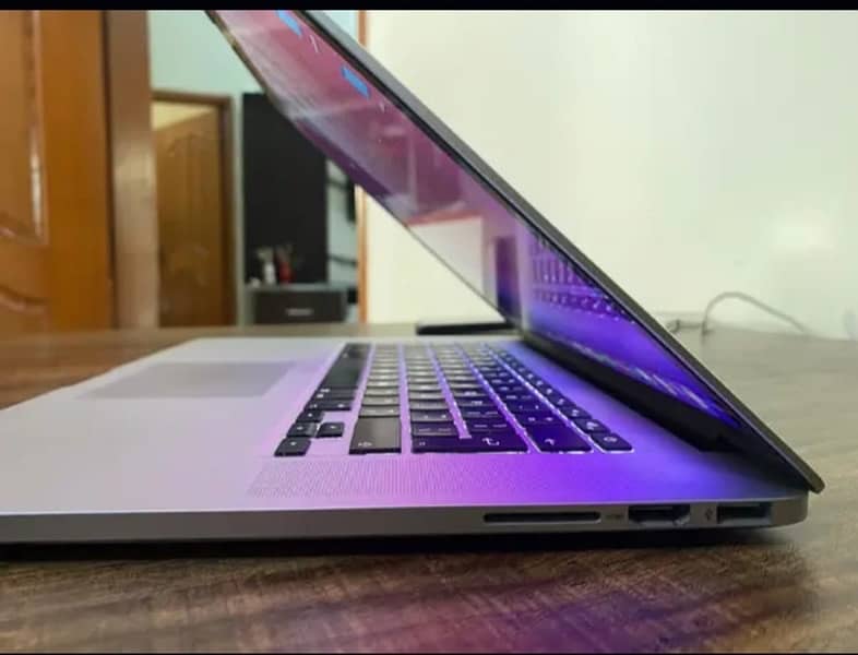 MacBook Pro core i7 2015 16gb ram 512ssd 1