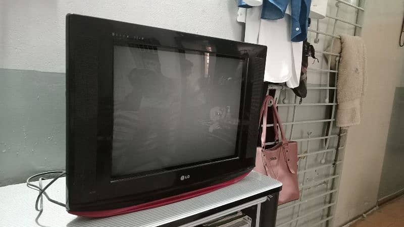 L. G 21- inch TV for sale 3
