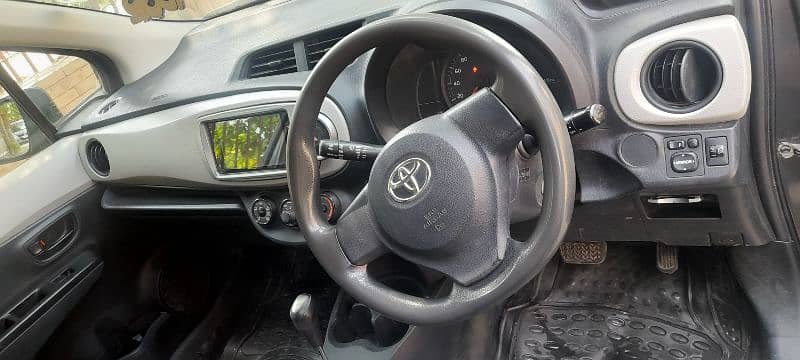 Toyota Vitz 2011/2015 5