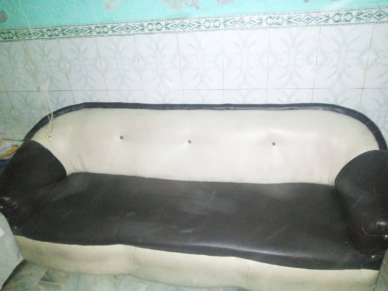 5 seater sofa set condition 10/10 only one month used price 30000 1