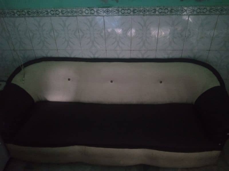 5 seater sofa set condition 10/10 only one month used price 30000 2