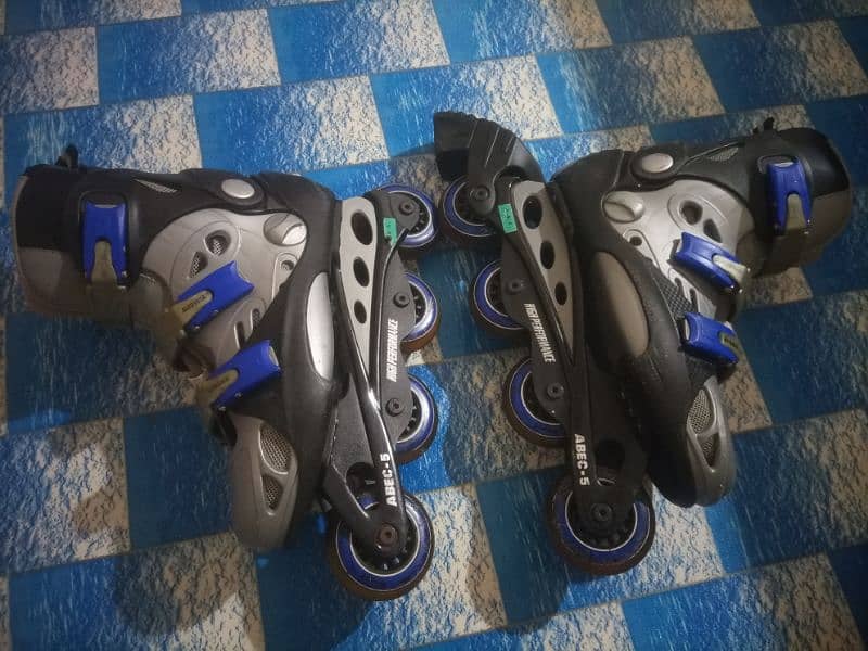 Skating shoes avilable best Condition 1