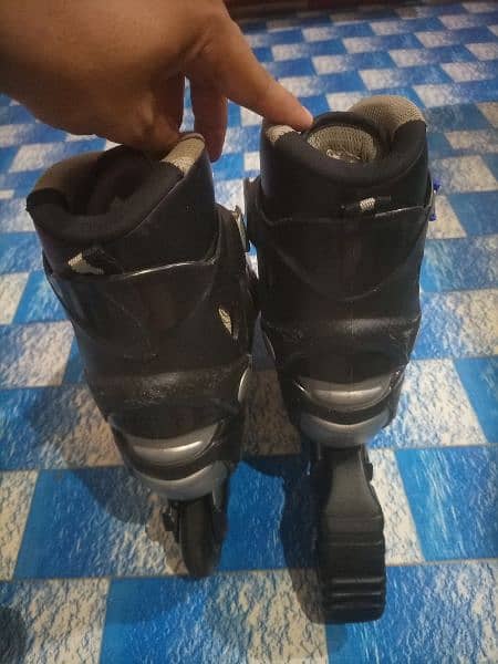 Skating shoes avilable best Condition 3
