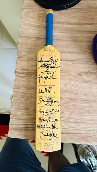 Signed bat South African team 2