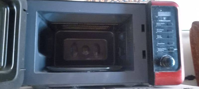Westpoint 26 litre microwave oven 2