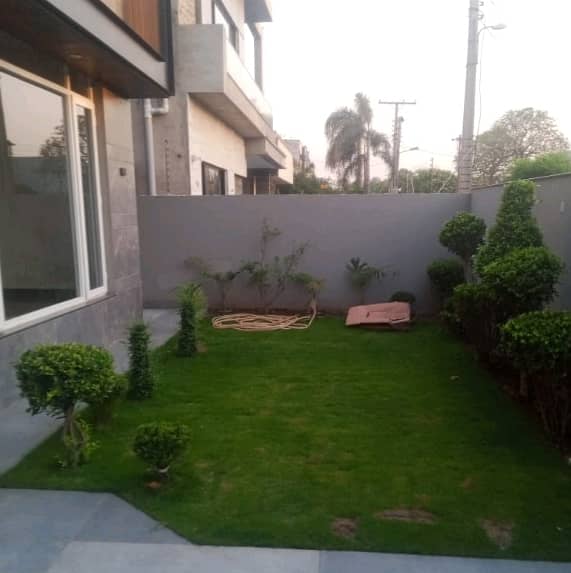 21 Marla House In EME Society Of Lahore Is Available For sale 1