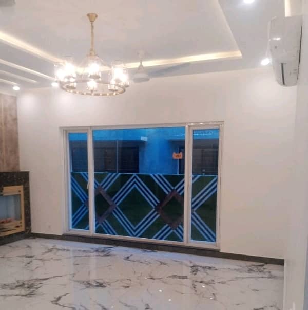 21 Marla House In EME Society Of Lahore Is Available For sale 7