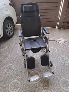 wheel chair with comade 0