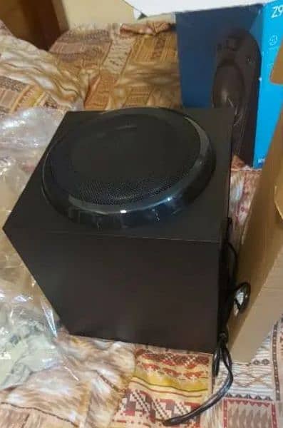 Logitech z906 5.1 new speakers 4