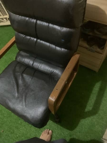 urgent sale sofa chair 1