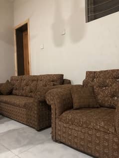 sofa for urgent sale 0