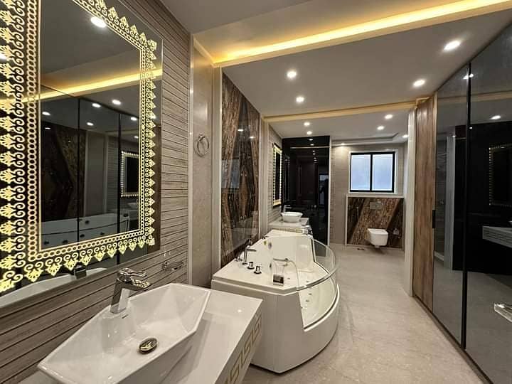 1 Kanal Brand New Fully Luxurious House For Sale in Bahria Town Lahore 17