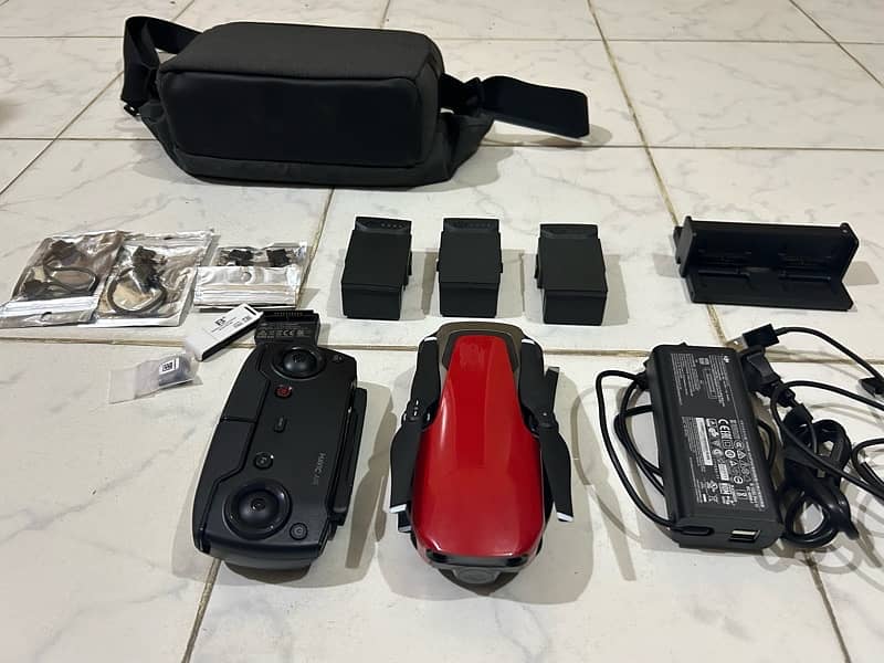 DJI mavic AIR RED FLY MORE COMBO 3 Batteries 0