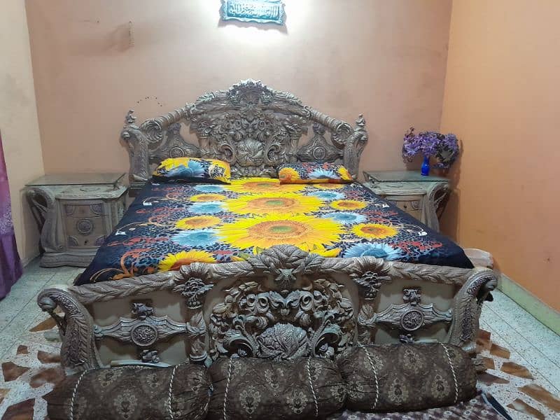 vadera style bed. set 1