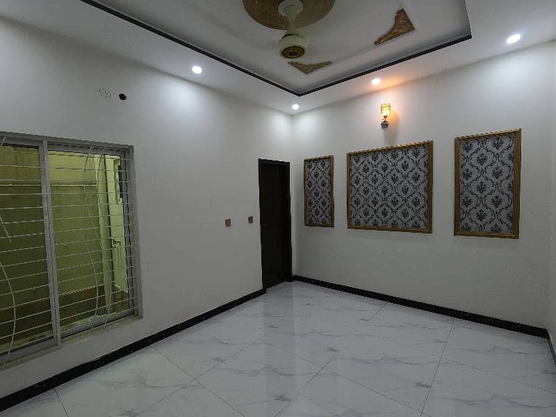 Buy your ideal 5 Marla House in a prime location of Lahore 10