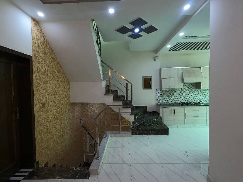 Buy your ideal 5 Marla House in a prime location of Lahore 27