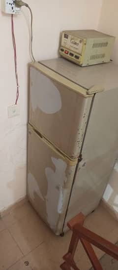dawlance fridge on running koi foult nahi condition 8/10