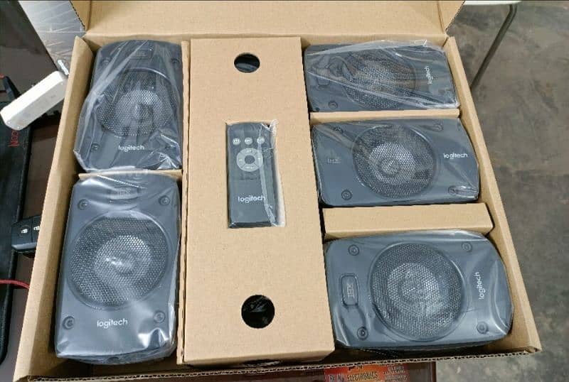 Logitech z906 5.1 new speakers 6