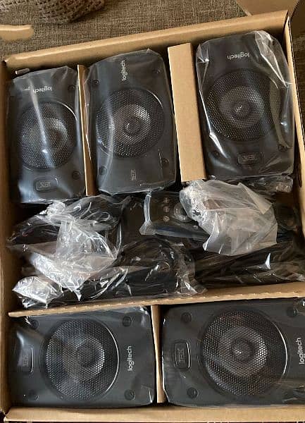 Logitech z906 5.1 new speakers 7