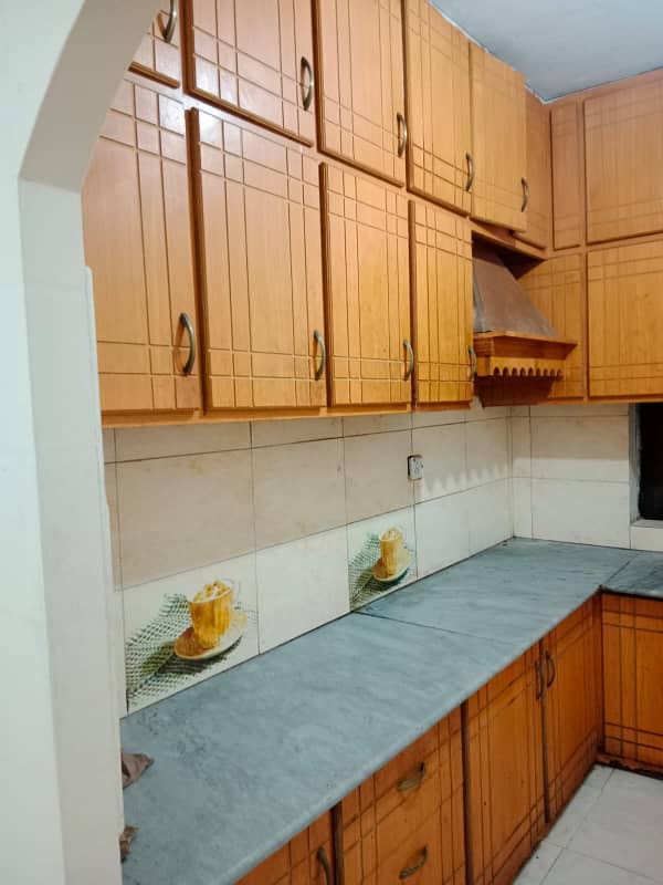 G11/4flat for rent 1st floor 4