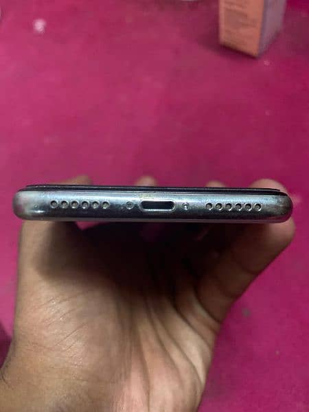 Iphone 11(64GB) Non PTA Factory Unlock 3