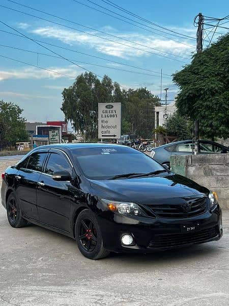 Toyota Corolla GLI 2013 1