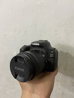 Canon 200d Brand new condition