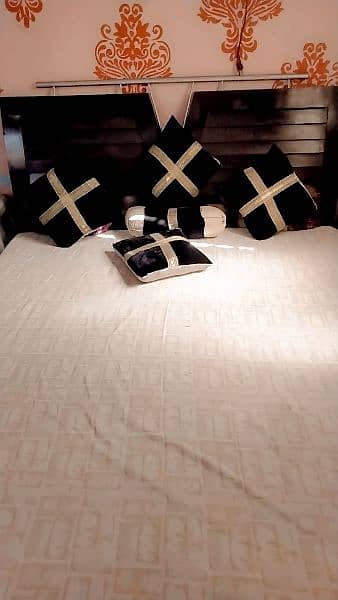 double bed brown color 0