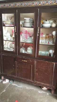 used showcase in good condition