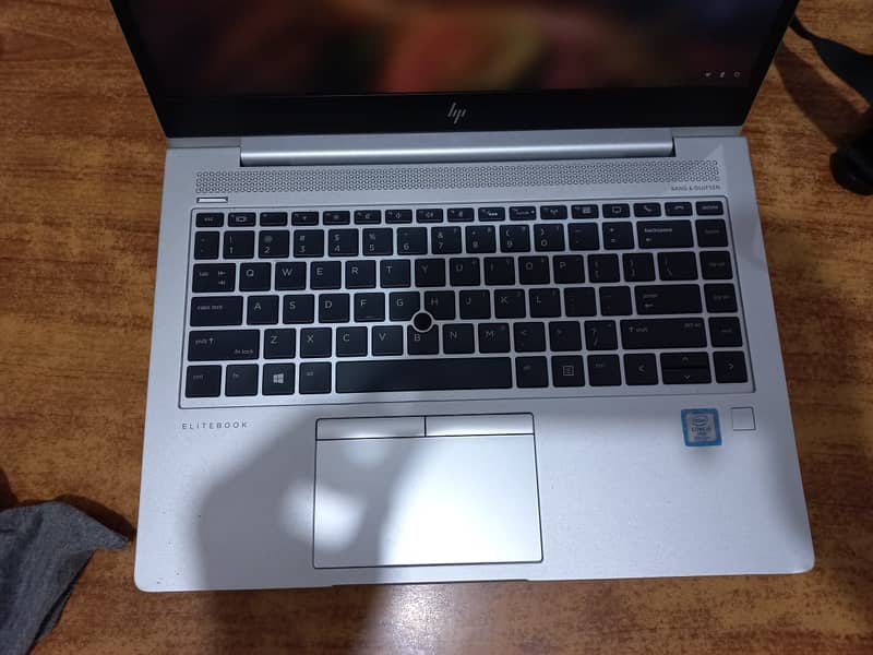 HP Laptop 840 G5 5