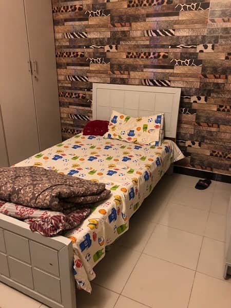 single big size bed with matress with cupboard 2