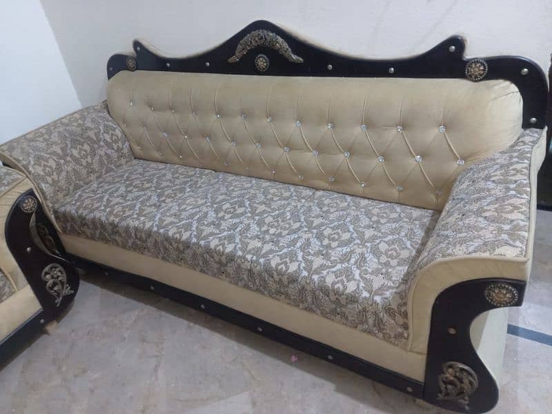 golden sofa 1