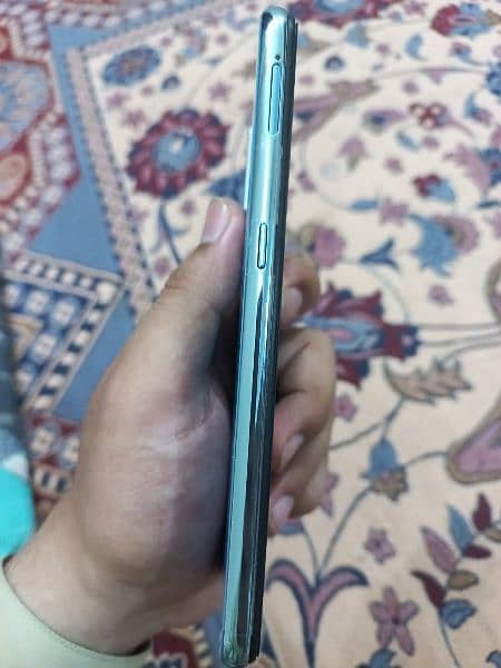 vivo s1 8/256 for sell with charger 4