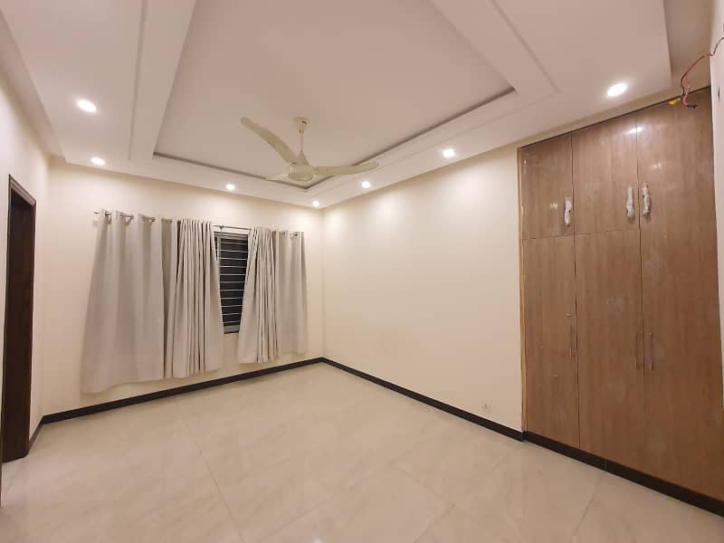 A Beautiful 1 Kanal House Is Available For Rent In PHASE 5 DHA Lahore 6