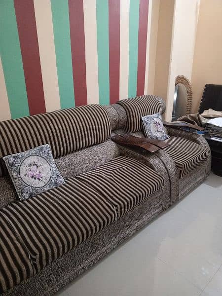 seven seater sofa set in good condition 0